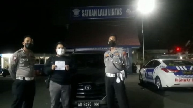 Viral Aksi Balap Mobil Liar di Flyover Purwosari Solo, Gibran dan Polisi Turun Tangan