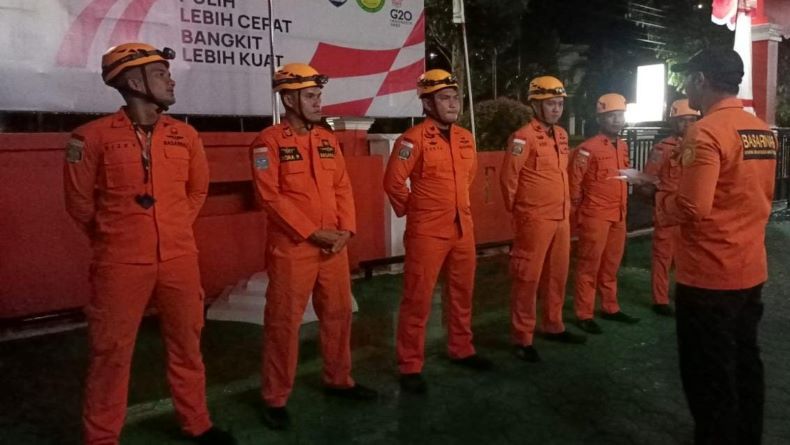 Asyik Lihat Teman Menjala Ikan, Pria Paruh Baya Hilang di Pantai Pal 4 Bangka Tengah
