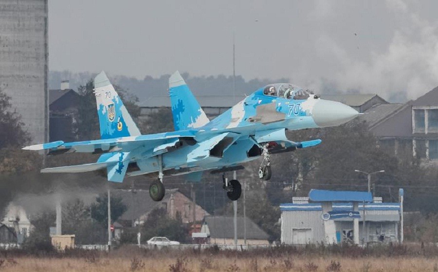 Rusia Klaim Tembak Jatuh Jet Tempur Sukhoi Su-27 Ukraina di Kharkiv
