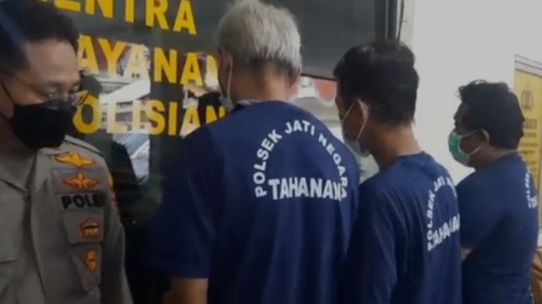 Asyik Main Judi Online di Pangkalan, 3 Sopir Angkot Diciduk Polisi