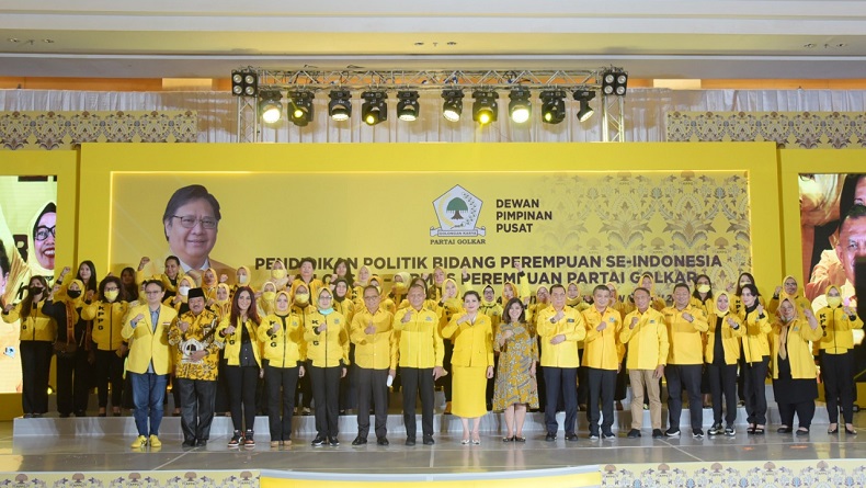Airlangga Konsolidasi Kader Perempuan Partai Golkar, Tegaskan Target Menang Pilpres
