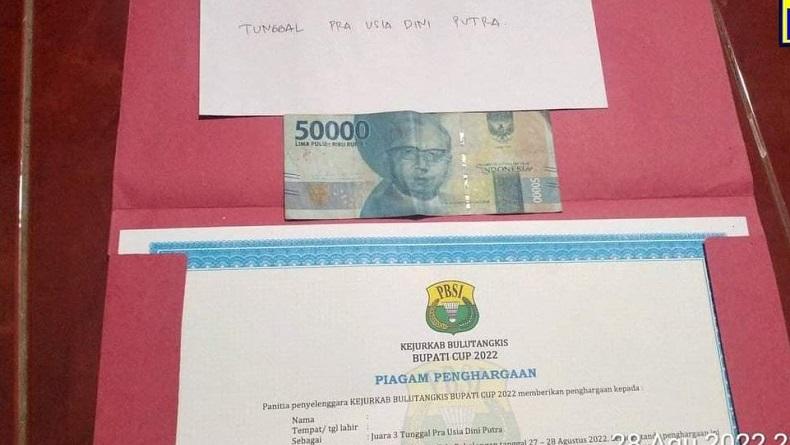 Heboh, Juara Bulutangkis Bupati Cup di Pekalongan Terima Hadiah Rp50.000