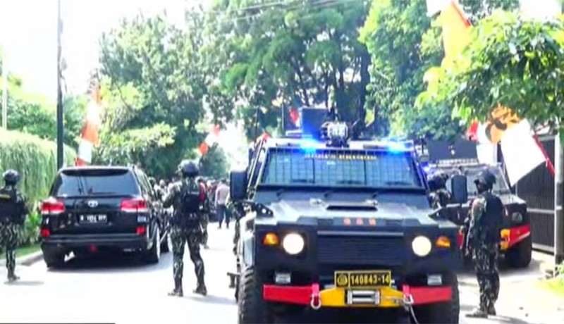 Ferdy Sambo Tiba di Lokasi Rekonstruksi Diiringi 3 Mobil Taktis Brimob