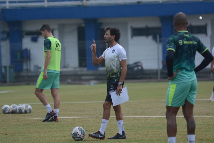 Persib Berniat Hancurkan Persija, Luis Milla Kerja Keras Benahi Hal Ini