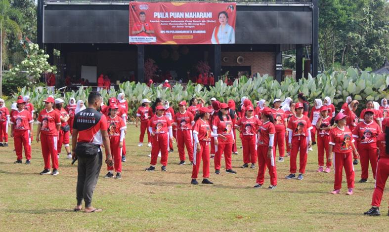 Ratusan Emak-emak Ramaikan Lomba Senam Indonesia Cinta Tanah Air Piala Puan Maharani