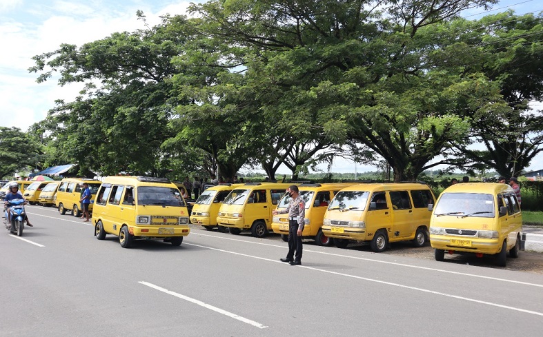 Imbas Harga BBM Naik, Puluhan Sopir Angkot di Kota Sorong Mogok Massal Tuntut Penyesuaian Tarif