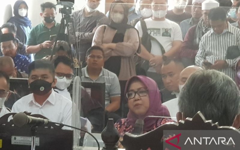 Ade Yasin Divonis 4 Tahun, Pendukung Menangis Histeris di PN Bandung