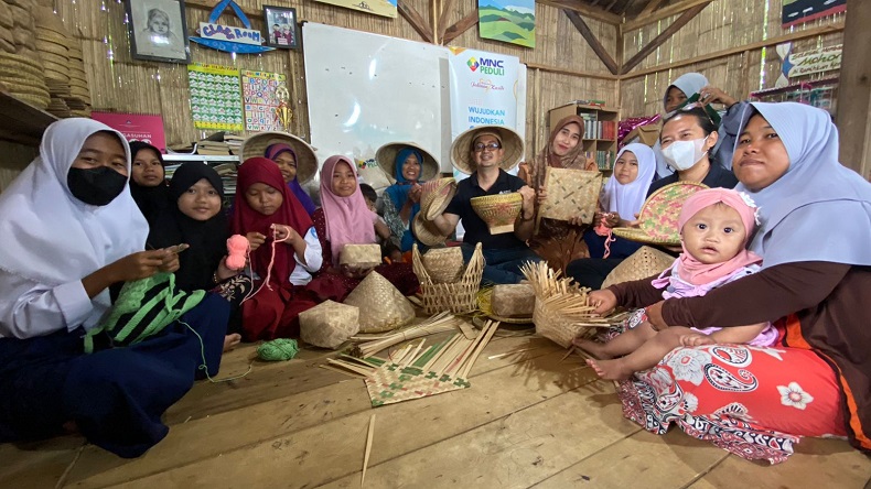 MNC Peduli Salurkan Bantuan Bahan Pokok untuk Yatim dan Dhuafa di Parung Panjang Bogor