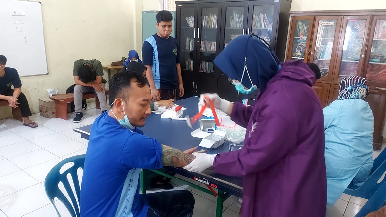 Puluhan Narapidana Rutan Salatiga Disuntik Vaksin Covid-19 