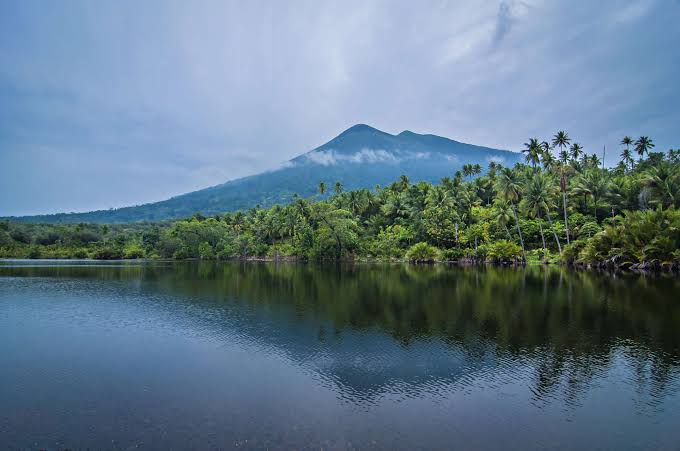 Fakta dan Mitos Danau Tolire, Danau Kehijauan yang Terbentuk karena Malapetaka