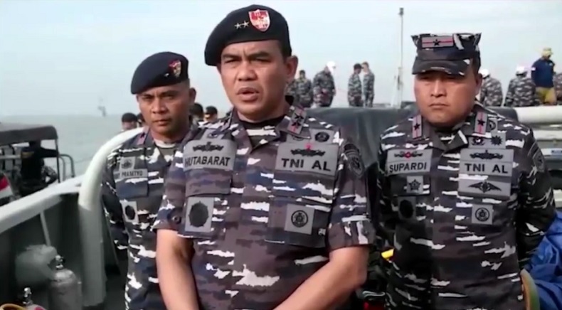 Pesawat TNI AL Jatuh di Selat Madura Ditemukan, 7 KRI Dikerahkan untuk Evakuasi