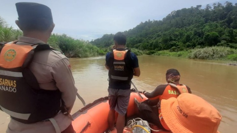 Asyik Mandi di Sungai Batanghari, Petani di Dharmasraya Hilang Terseret Air Bah