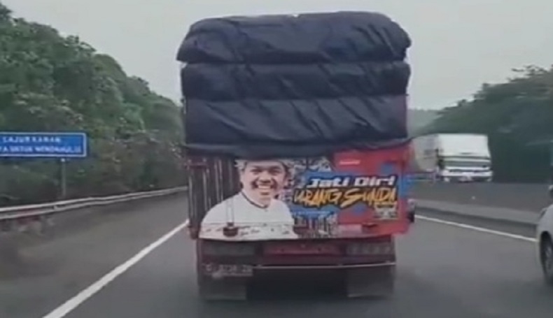 Dedi Mulyadi Setop Truk Kohe Bergambar Dirinya, begitu Behenti Sopir Curhat BBM