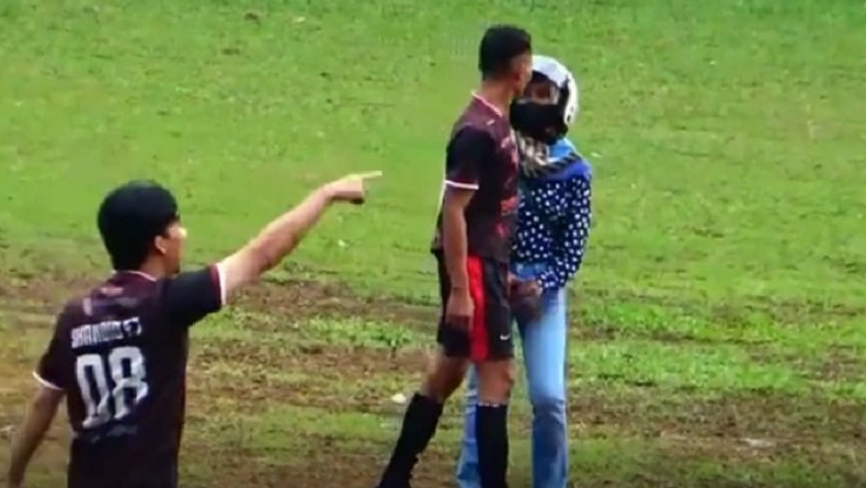 Identitas Pemain Bola yang Dijemput Istri saat Bertanding, Disorot Media Malaysia