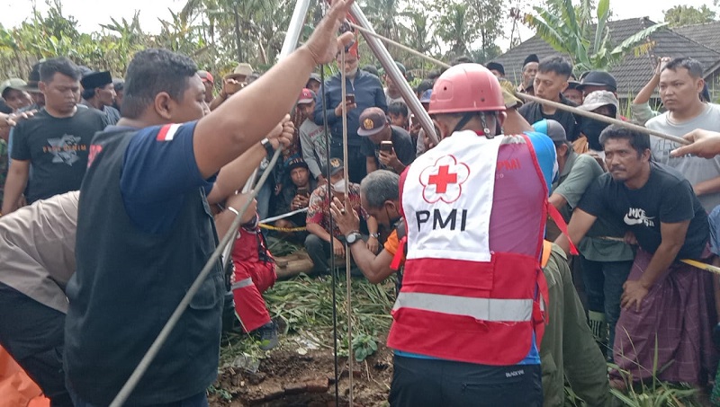 Nenek di Malang Tewas Tercebur Septik Tank 30 Meter, Evakuasi Dramatis