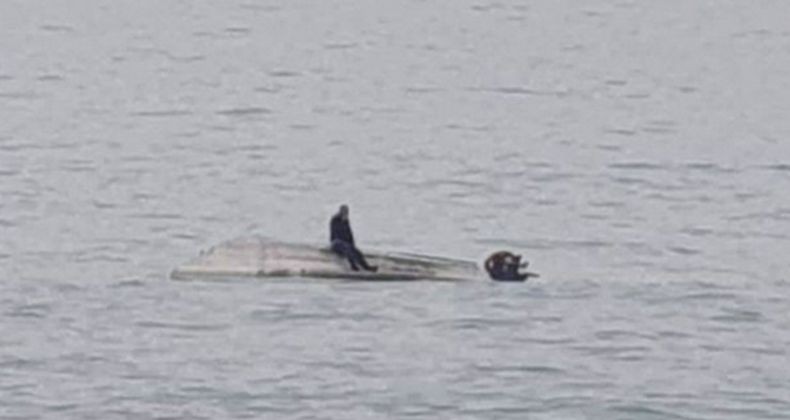 Perahu Terbalik di Danau PLTA Bendungan Harau, 2 Selamat, 1 Orang Hilang