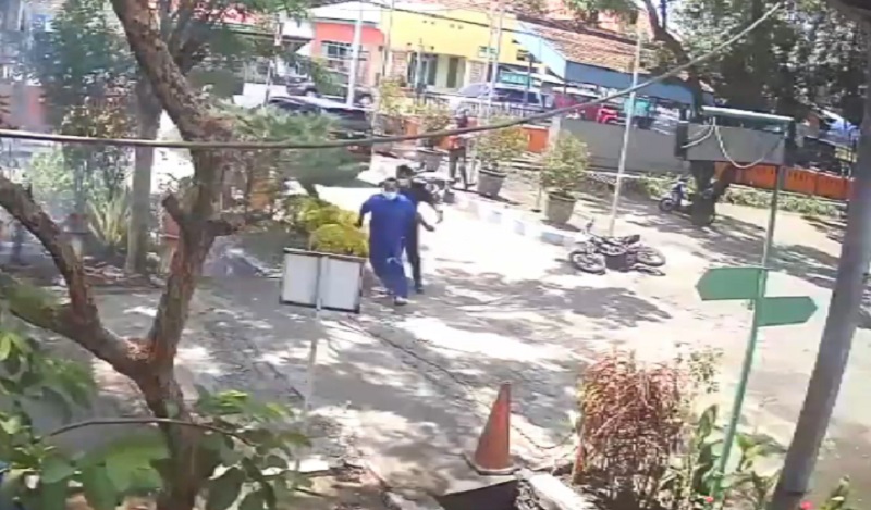 Jambret Motor dengan Modus Lempar Bom Ikan di Probolinggo Tertangkap 