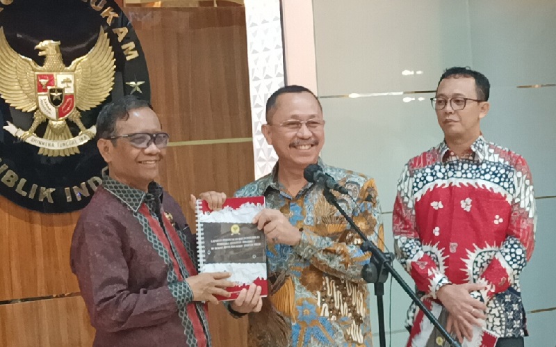 Serahkan Laporan ke Mahfud MD, Komnas HAM: Telah Terjadi Extra Judicial Killing oleh Ferdy Sambo