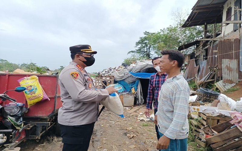 Polres Lubuklinggau Bantu Petugas Sampah hingga Tukang Ojek 
