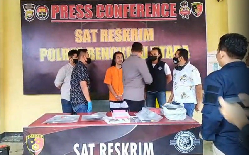 Pria yang Viral Mutilasi Kucing lalu Dimasak Ditetapkan Tersangka, Bukan ODGJ?