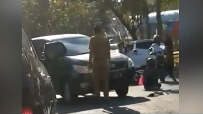 Viral Oknum ASN di Sinjai Tendang Pemotor Perempuan hingga Terjatuh, Hotman Paris Geram