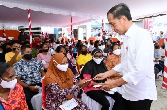Jokowi Sebut 8,1 Juta Orang Sudah Terima BLT BBM