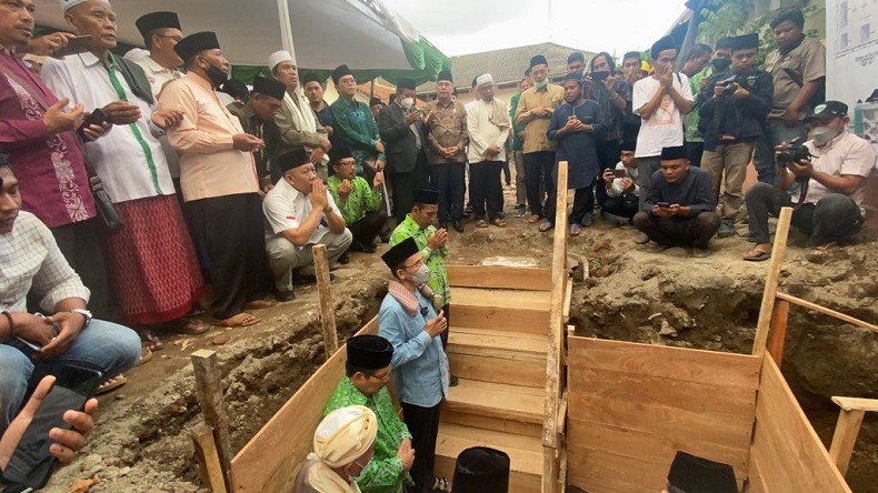 TGB Zainul Majdi Hadiri Peletakan Batu Pertama Gedung Pengurus Besar NWDI di Kota Mataram