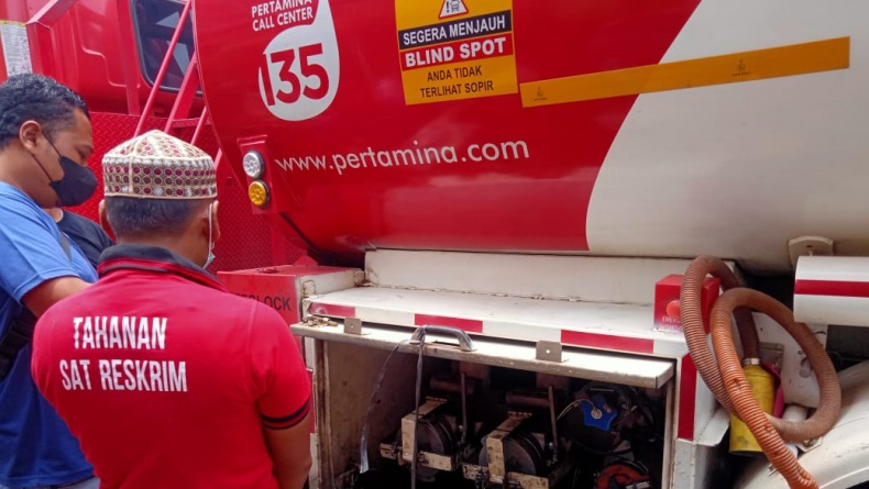 Ketahuan Pindahkan BBM yang Dibawa, Sopir Tangki Pertamina Ditangkap Polisi
