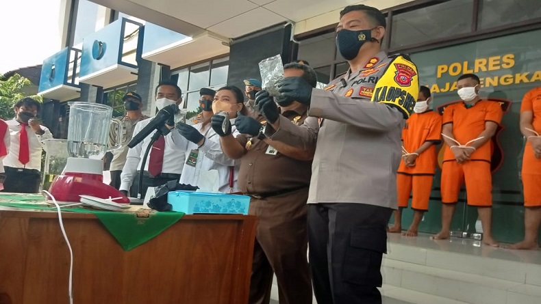 Musnahkan Barang Bukti, Ratusan Gram Sabu dan Ganja Dibakar di Mapolres Majalengka