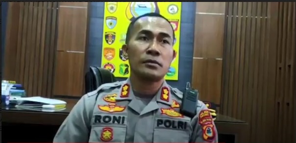 Oknum Polisi yang Pukul Emak-emak di Pinrang Ternyata Masih Ada Hubungan Keluarga
