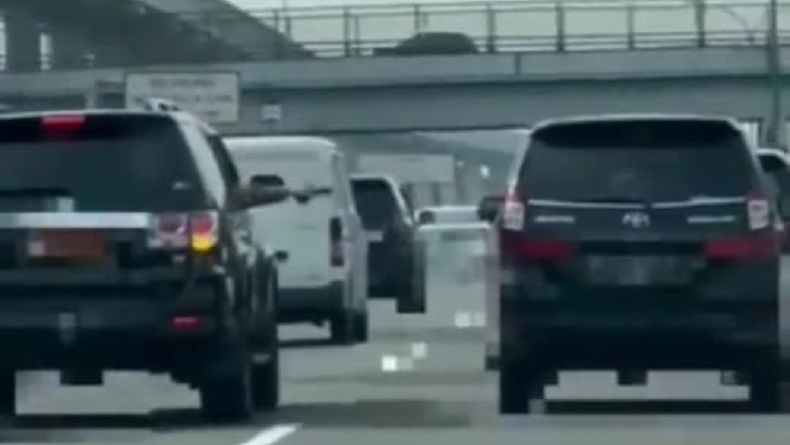 Kemhan Bakal Hukum Anggota TNI yang Todong Senpi di Tol Jagorawi