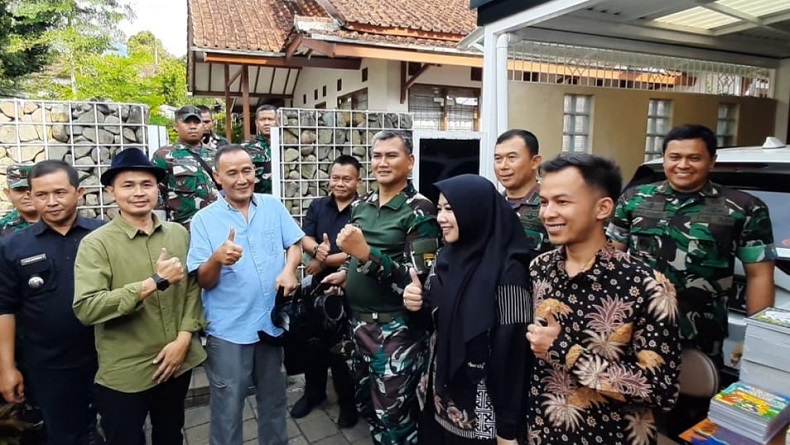 Kunjungi Putra Tokoh DI TII di Garut, Pangdam Siliwangi Serahkan Bantuan Alat Pertanian