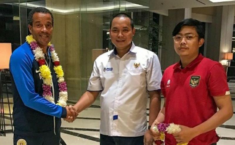 Sosok Pelatih Curacao Remko Bicentini, Curi Ilmu Legenda Barcelona dan Hancurkan Vietnam