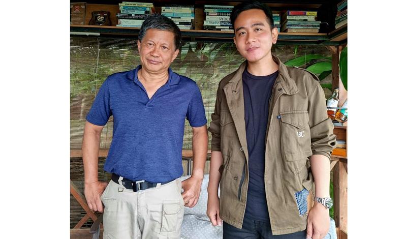 Gibran Temui Rocky Gerung: Alhamdulillah Berkesempatan Main ke Kediaman Idola Saya