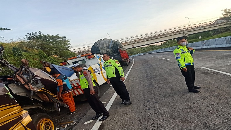 Ini Identitas 5 Korban Tewas 7 Luka Kecelakaan Maut di Tol Bawen-Ungaran