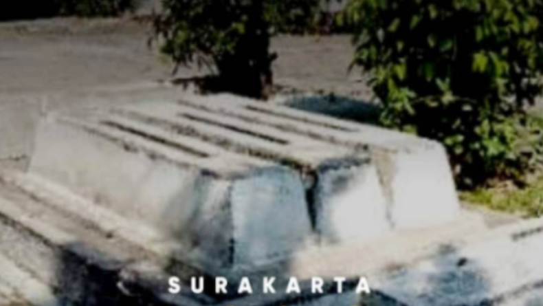Misteri 3 Makam Bayi di Pertigaan Jalan Solo: Dihuni Dedemit hingga Tidak Bisa Dipindahkan