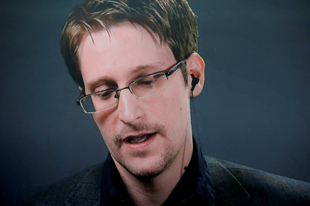 Edward Snowden Sindir Joe Biden soal Temuan Dokumen Rahasia AS