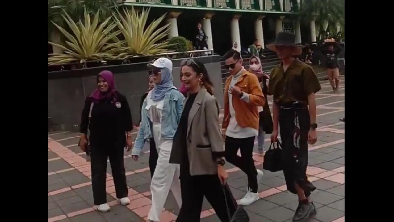 Fashion Show di Masjid Agung Ciamis Dikecam Masyarakat, MUA Community Minta Maaf