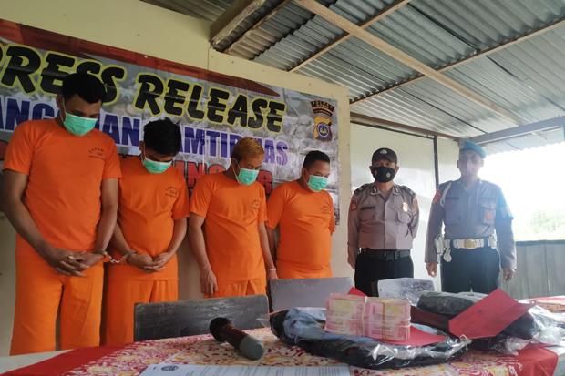 Pura-Pura Jadi Petugas Survei Bansos, 4 Pemuda Ini Sikat Perhiasan Lansia Ratusan Juta Rupiah