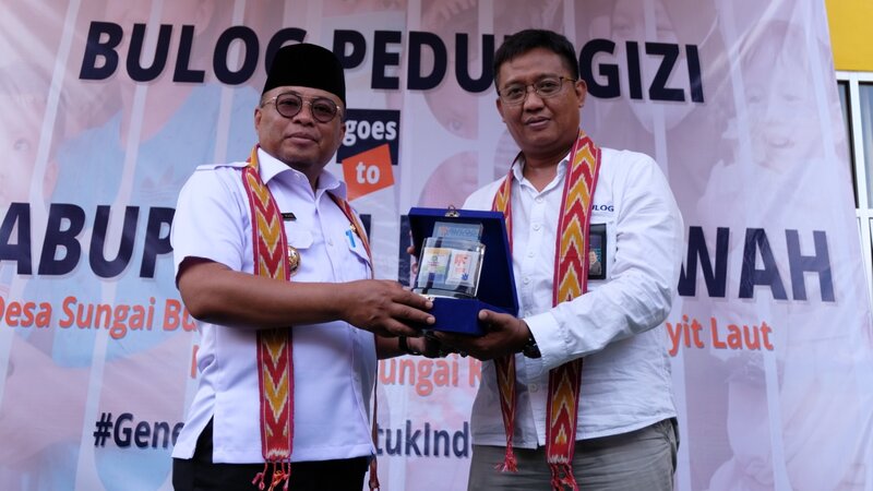 Turunkan Stunting, BULOG Peduli Salurkan Beras Fortivit di Kalbar