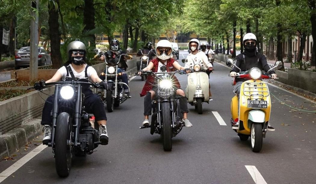 5 Artis Cantik Punya Klub Motor, Nomor 2 Anggotanya Emak-Emak Pengajian