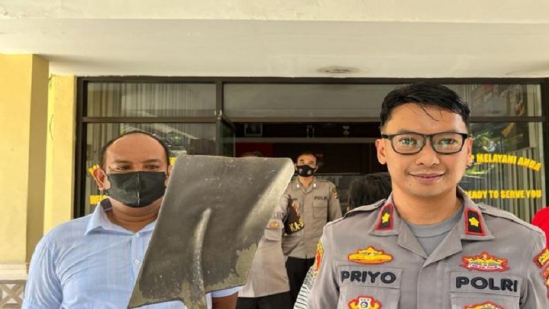 Perkara Bongkahan Semen, Kakek Kuli Bangunan Pukul Teman Pakai Sekop