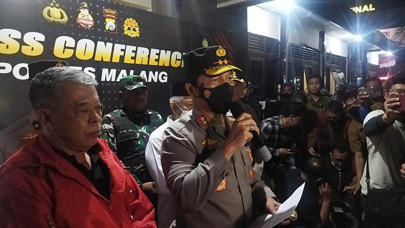 127 Orang Tewas dalam Kerusuhan Kanjuruhan Laga Arema FC vs Persebaya, 2 Anggota Polisi