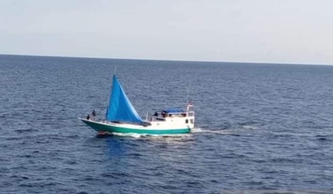 KLM Al Mubarok yang Hilang Kontak Ditemukan, 10 Penumpang Selamat