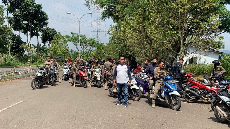 Protes Diputus Kontrak, Ratusan Eks Honorer Satpol PP Geruduk Pemda KBB