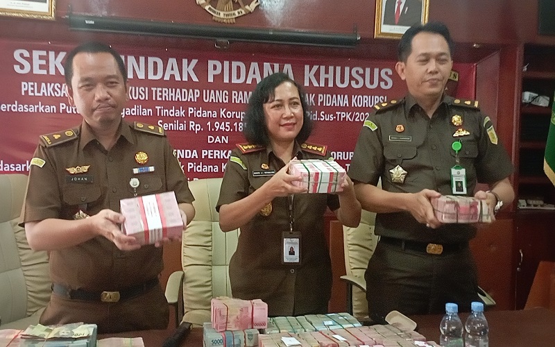 Kejari Setor Rp1,9 Miliar dari Kasus Korupsi di Dispenda OKU