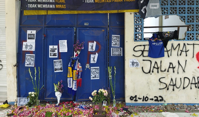 Cak Nun Prihatin Tragedi Kanjuruhan: Saya Sedih, Malu dan Marah