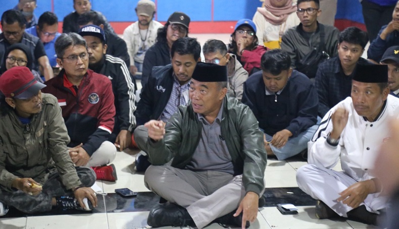 Menko PMK Akan Laporkan Uneg-uneg Aremania ke Jokowi : Korban Pasti Ditangani dengan Baik