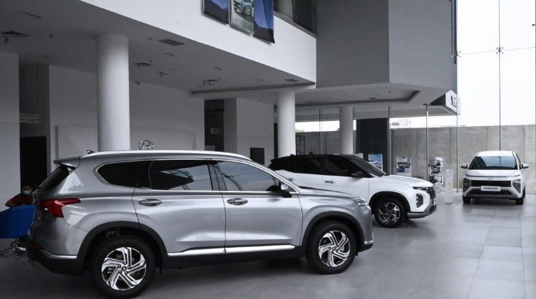 Pakai Mobil Matic Bingung Cara Mengaktifkan Posisi Netral saat Parkir Paralel, Begini Caranya