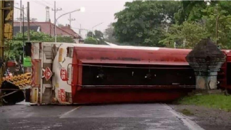 Urine Positif Sabu, Sopir Truk Tangki BBM Terguling di Blitar Ditangkap